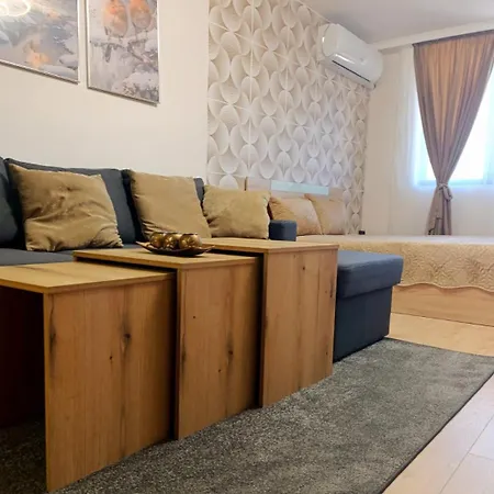 Moderno Park Lane Apartmán *